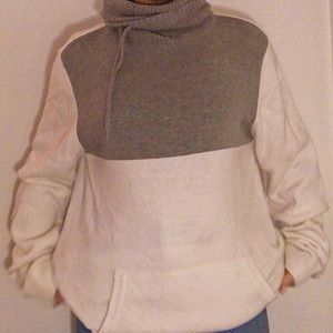OVERSIZED KNIT TURTLENECK PULLOVER